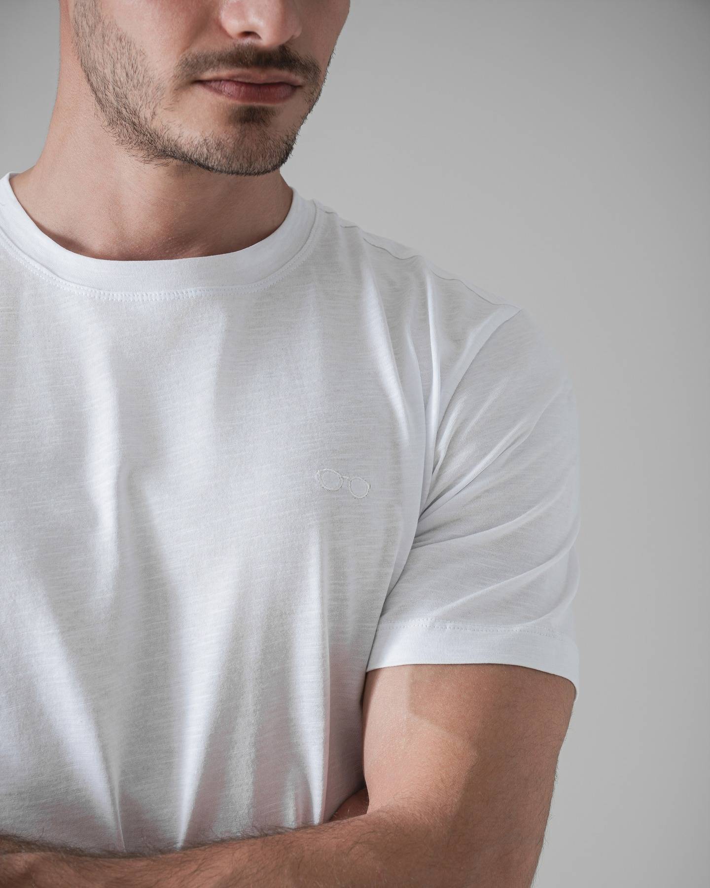 Light, chic, and effortlessly cool
Our slub cotton Minimalist T-shirt is your summer must-have, perfect for the office or a night out.