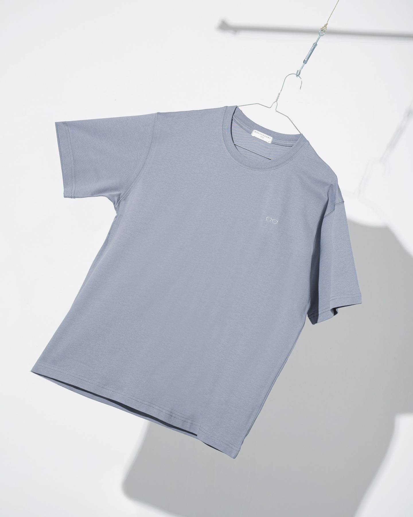 Minimal. Comfortable. Anywhere. The heavy cotton boxy tee you need.