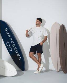 Summer may end, but style never does. Monochrome forever.