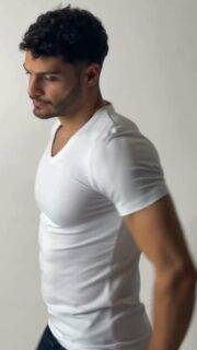 New Base V neck is here!
That one top you reach for every single day? Yeah, we made it better.
No tags. No fuss. Just pure all-day comfort that goes with literally everything.
Drop a 🤍 if your basics need a glow-up.