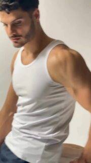 Pure stretch cotton. Slim fit. All-day comfort. The BASE Tank is exactly what it sounds like and that’s the point.