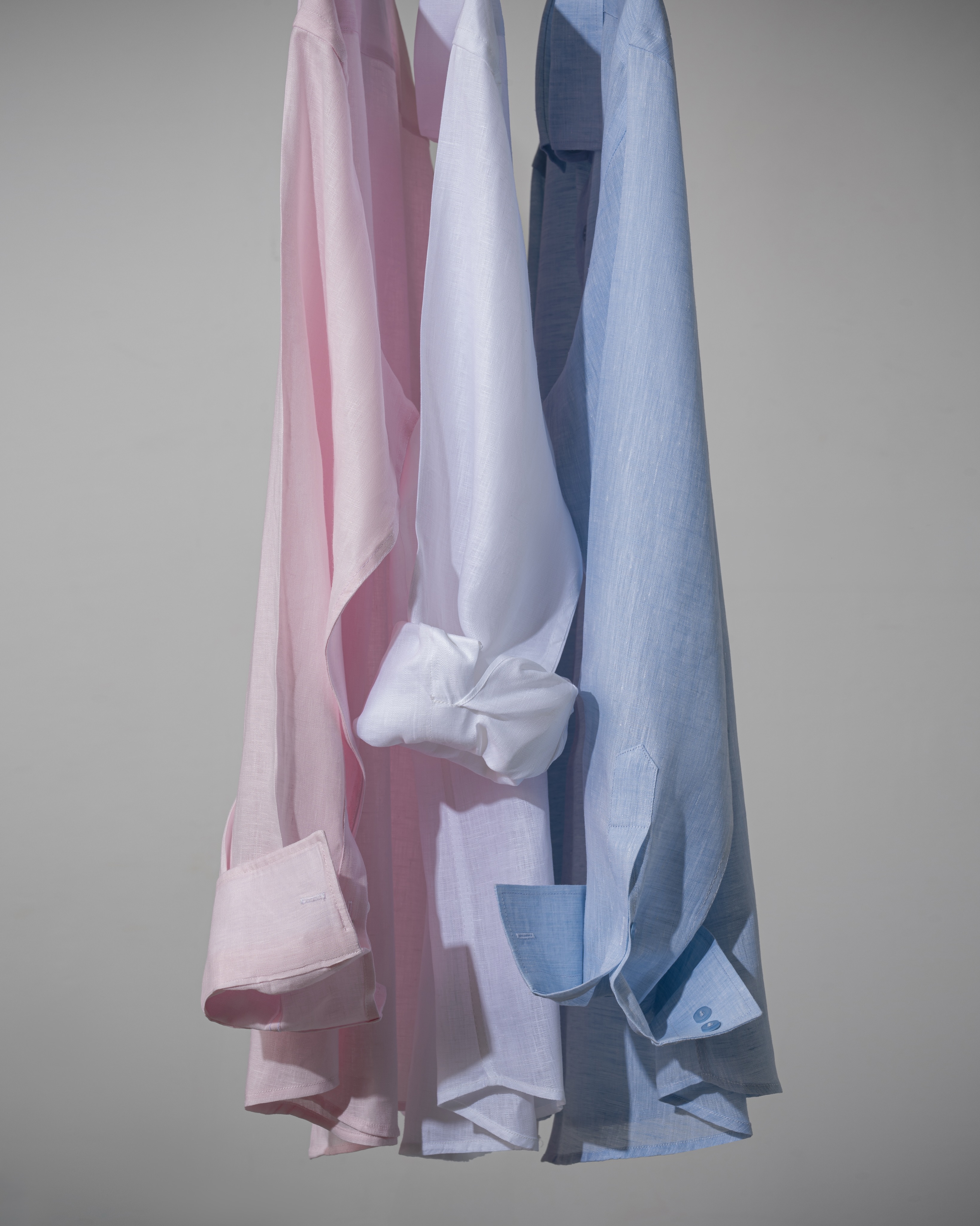 For five years, it was just t-shirts. The kind you reach for without thinking, that outlast the trends they quietly ignore.
Then we made a linen shirt. And it sold out.
So here’s the second drop. Same 100% linen, same cut we spent months getting right ; the weight, the fall, the way it wears in rather than out. Still three colors: white, blue, and pink. Still the way summer is actually meant to be worn: breathable, honest, better with every wash.
We didn’t make more than last time. If anything, fewer. A small run, on purpose, again.
You know how this goes. When it’s gone, it’s gone.