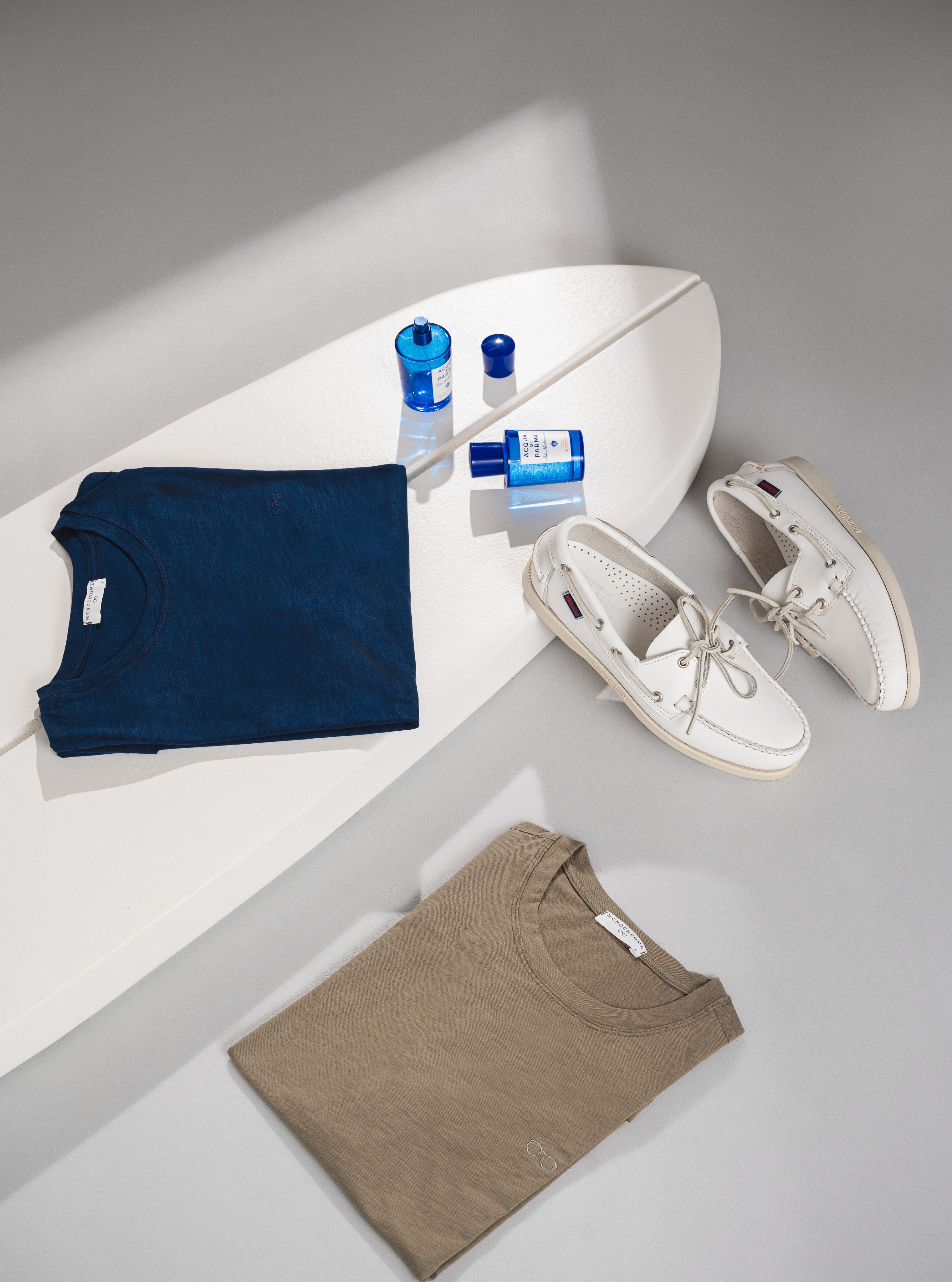 Summer is still here.
Our Minimalist Tee is made for this weather, whether you’re keeping it cool in the city or sailing away.