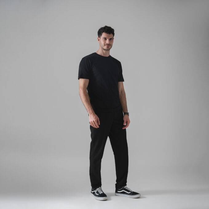 Minimalist Tee / Crewneck / Black