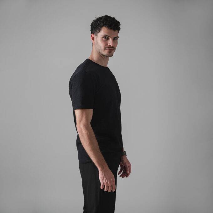 Minimalist Tee / Crewneck / Black