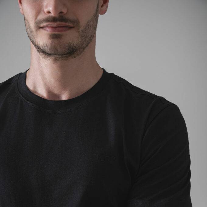 Minimalist Tee / Crewneck / Black
