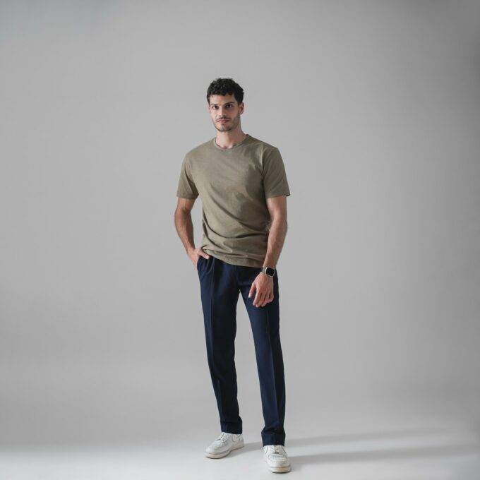 Minimalist Tee / Crewneck / Kaki
