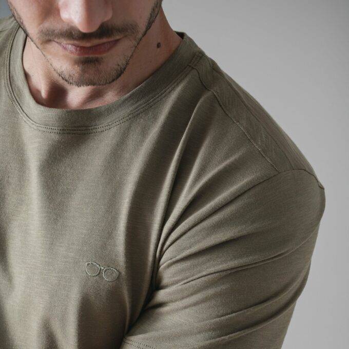 Minimalist Tee / Crewneck / Kaki