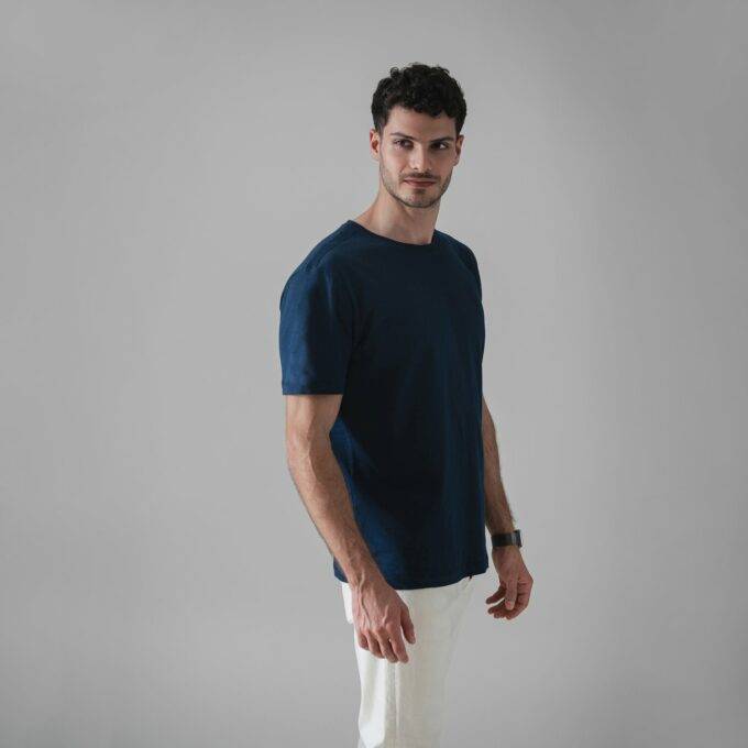Minimalist Tee / Crewneck / Navy